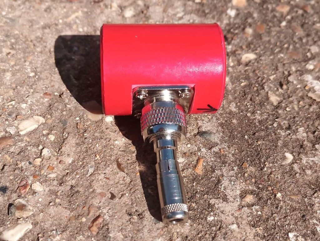 Shorted feedpoint used for the director